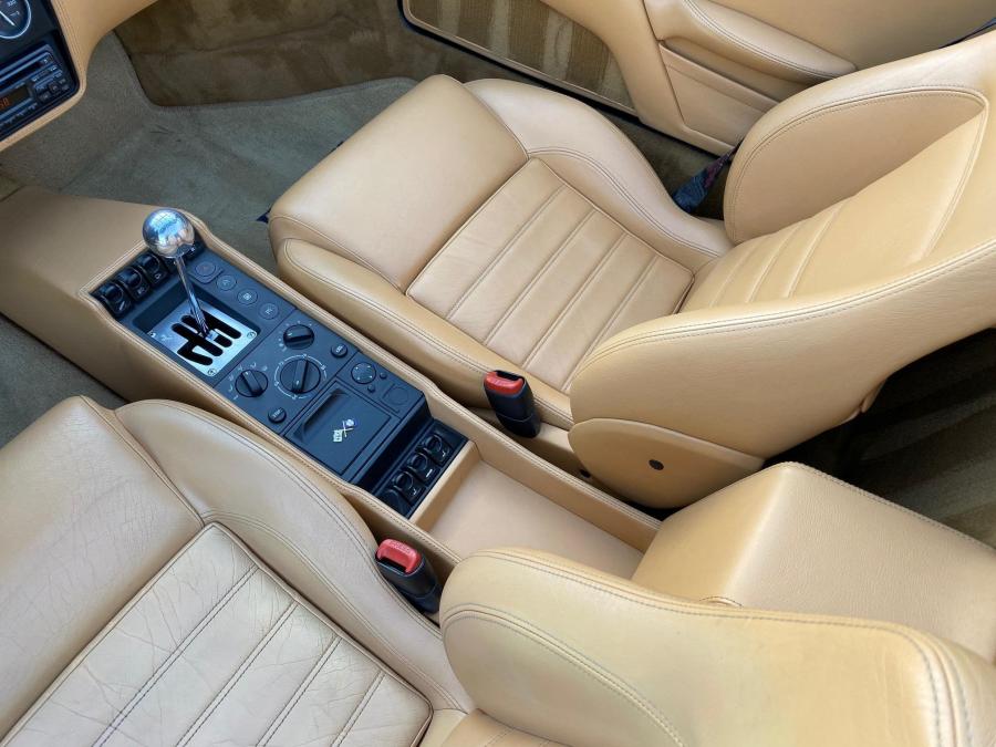 Интерьер Ferrari F355 Spider 1995 года  (фото 126 из 149)